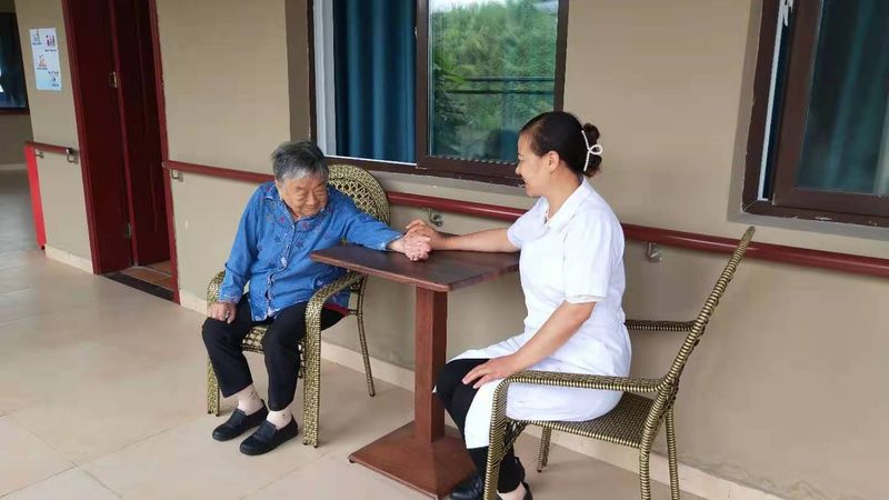 老年助餐中央厨房不锈钢材质，如何选择更安全可靠？**