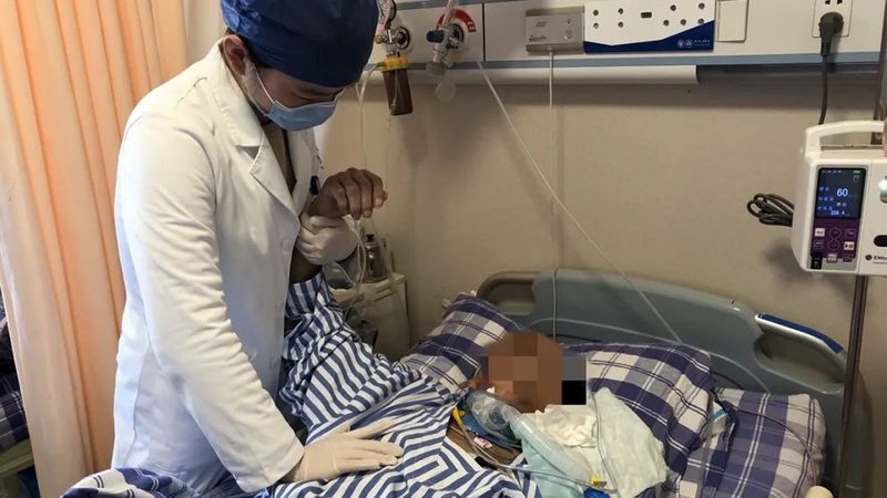 家庭陪护服务的价格主要由以下几个因素构成：
